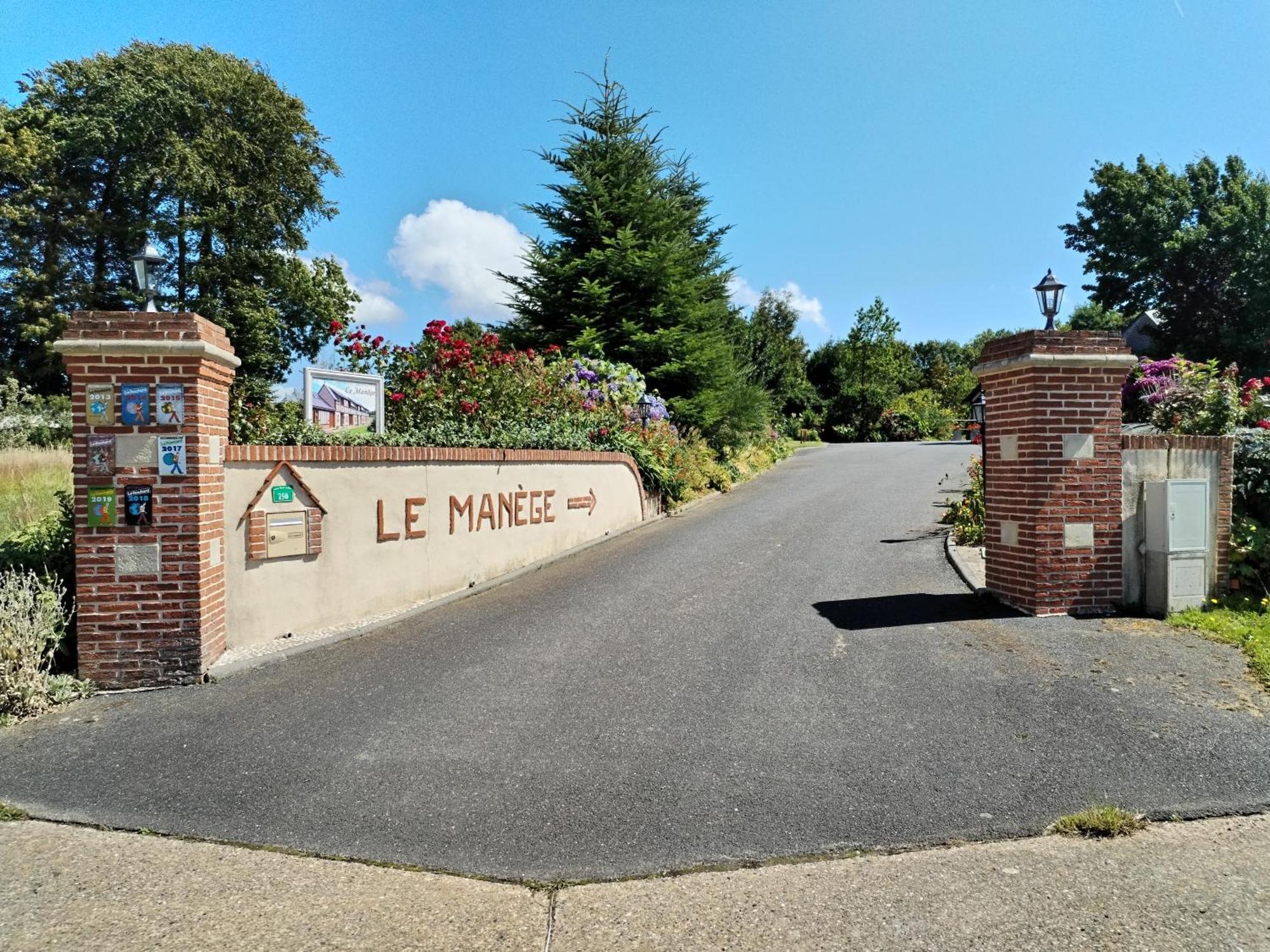 Отель Le Manege Gite Le Phare Sainte-Marie-au-Bosc Экстерьер фото